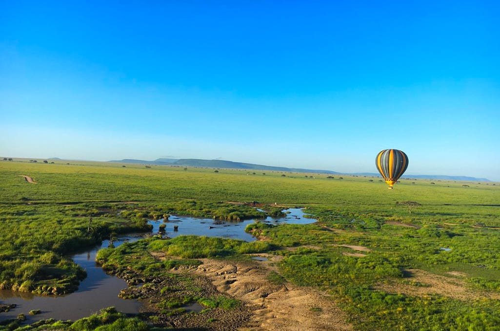 Balloon Ride Over the serengeti Plains Balloon Ride Over the serengeti Plain p- Serengeti National Park