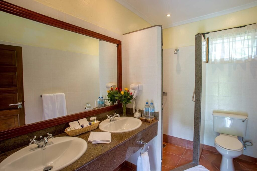Bathroom Arusha Serena