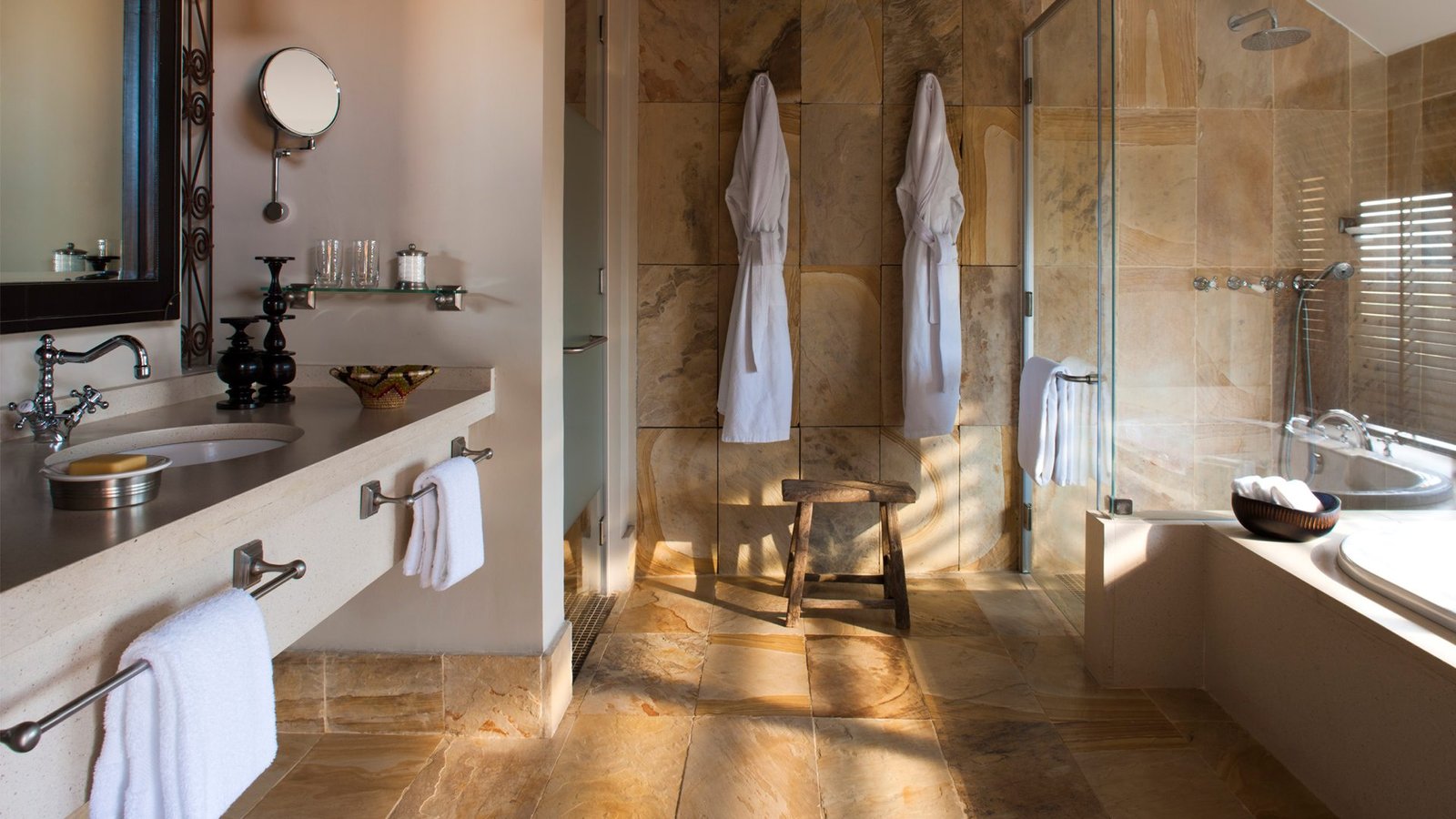 Ensuite Bathroom at Four Seasons Safari Lodge