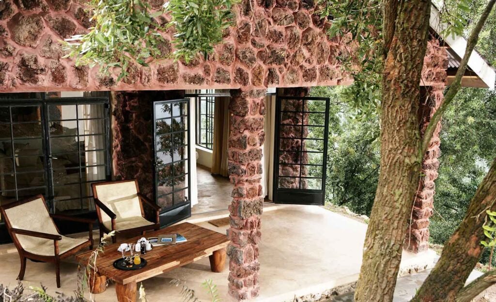 clouds mountain gorilla lodge3