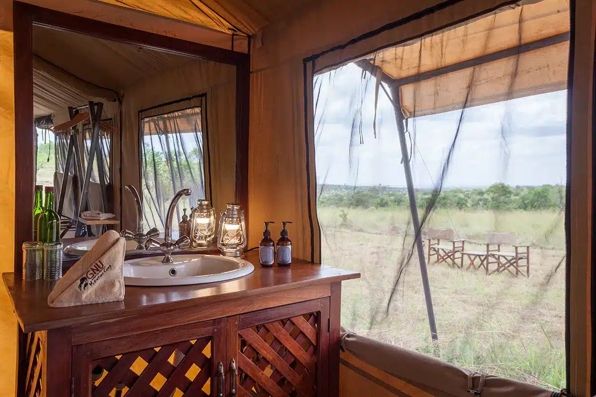 gnu mara river camp1