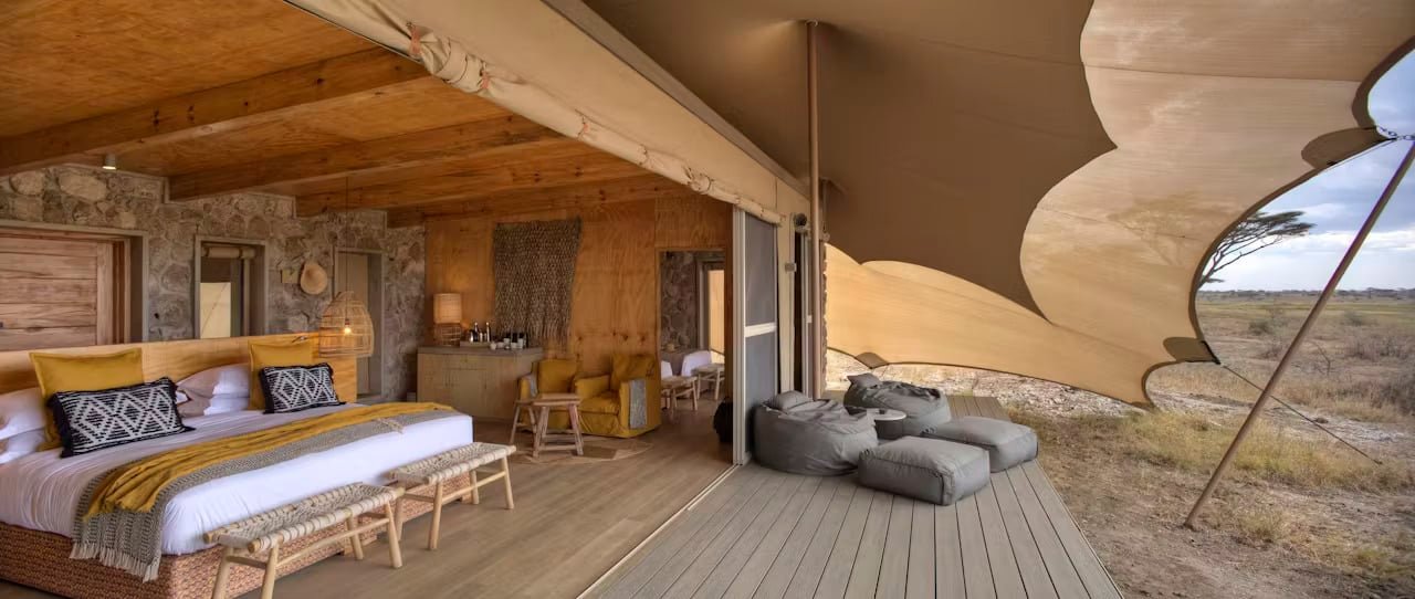 Namiri Plains Family tent rooms deck