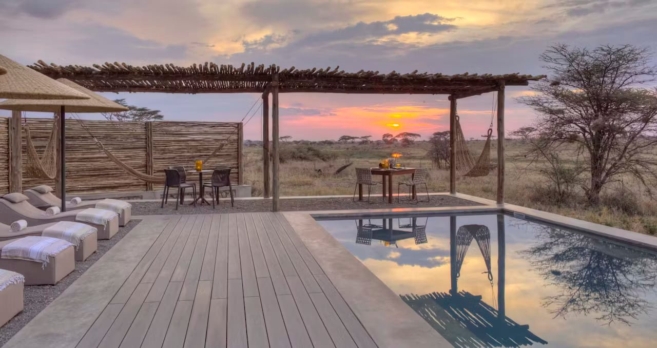 Namiri Plains Pool private dining