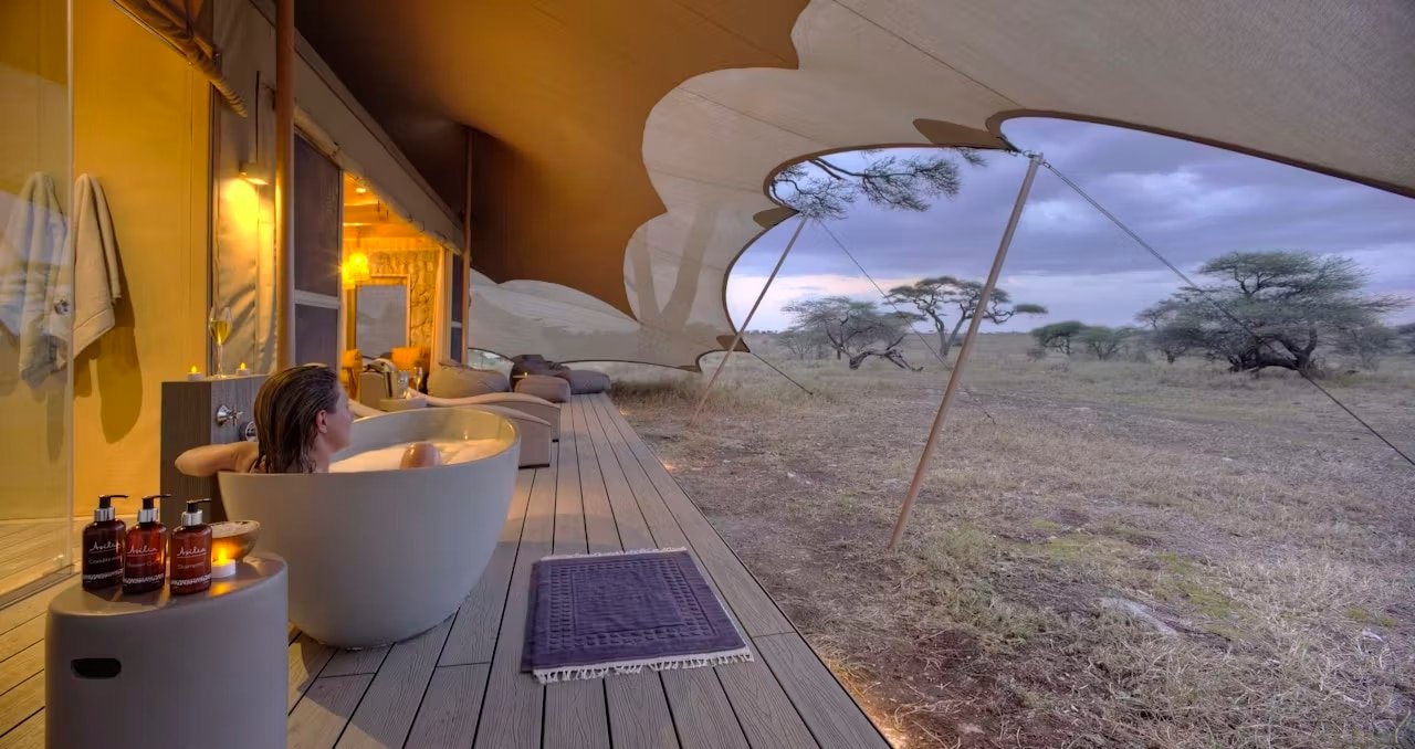 Namiri Plains Tent deck bathtub