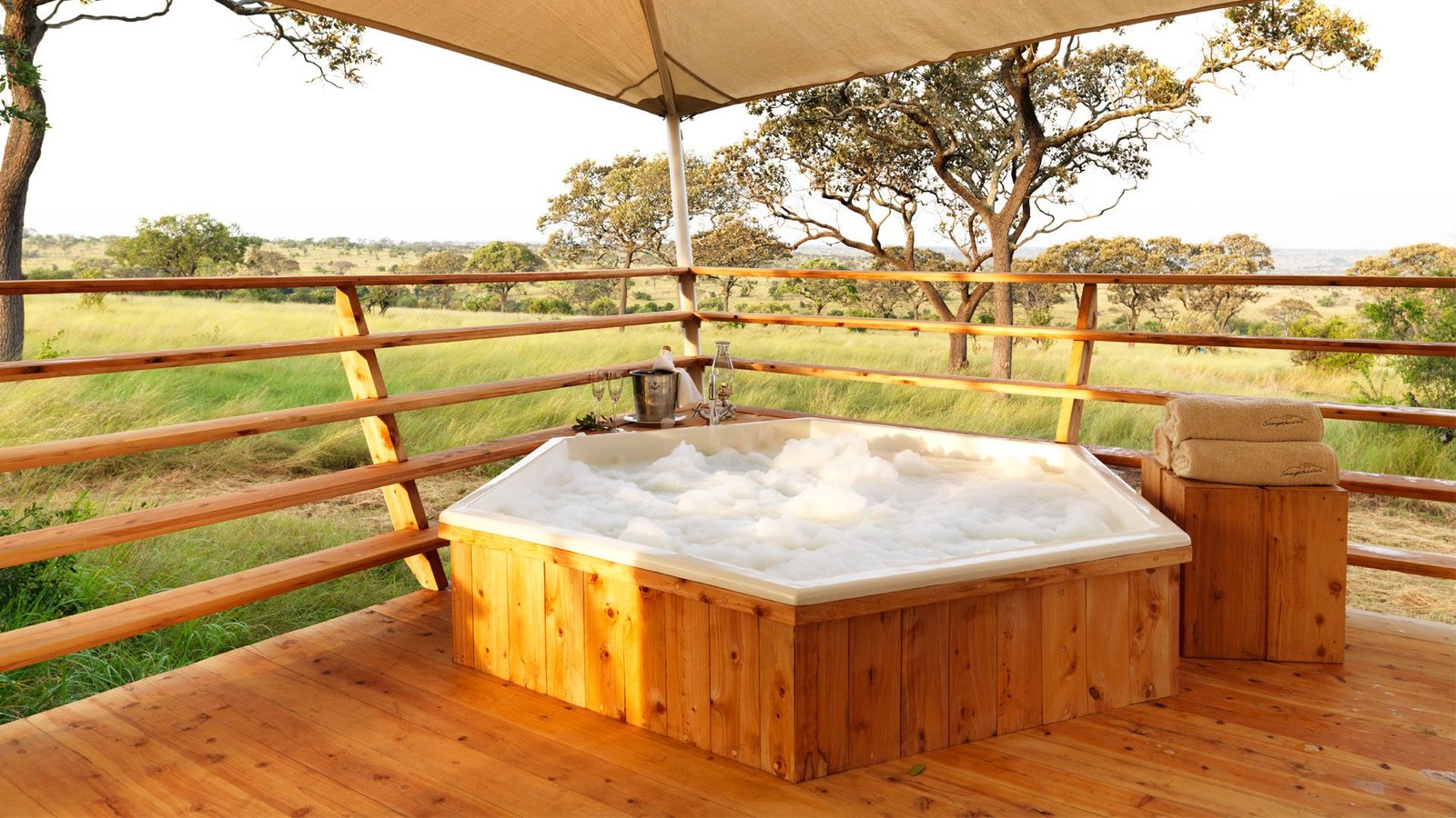 hot tub serengeti bushtops